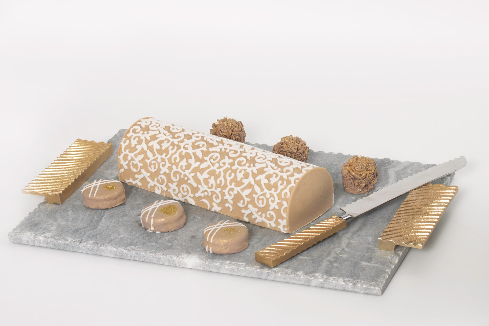 CHALLAH BOARD ARRANGMENT